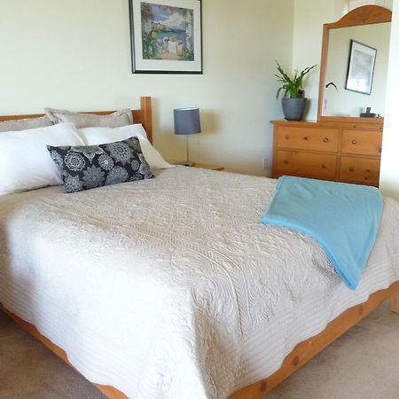 Fred Tibbs Ocean Front Condos Тофино Экстерьер фото
