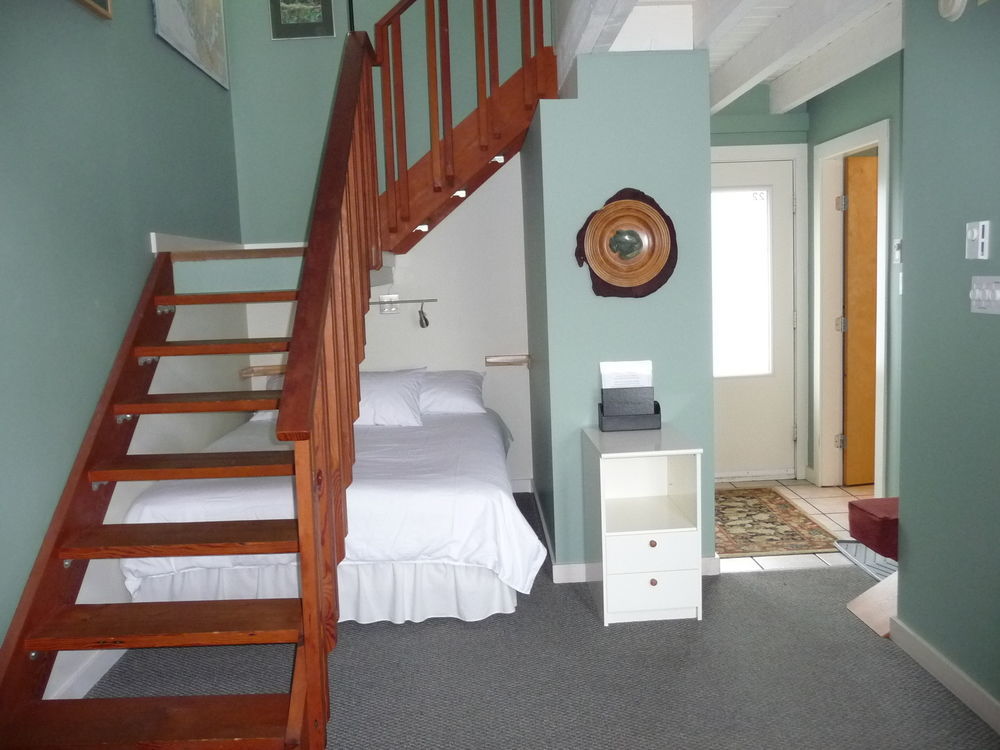 Fred Tibbs Ocean Front Condos Тофино Экстерьер фото
