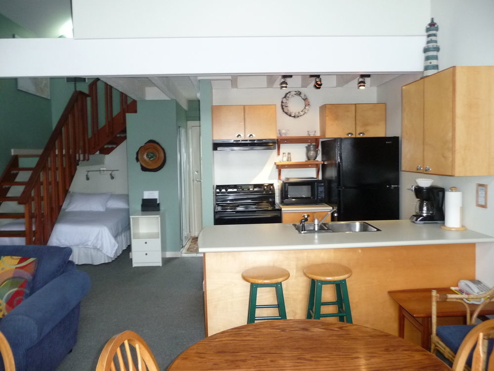 Fred Tibbs Ocean Front Condos Тофино Экстерьер фото