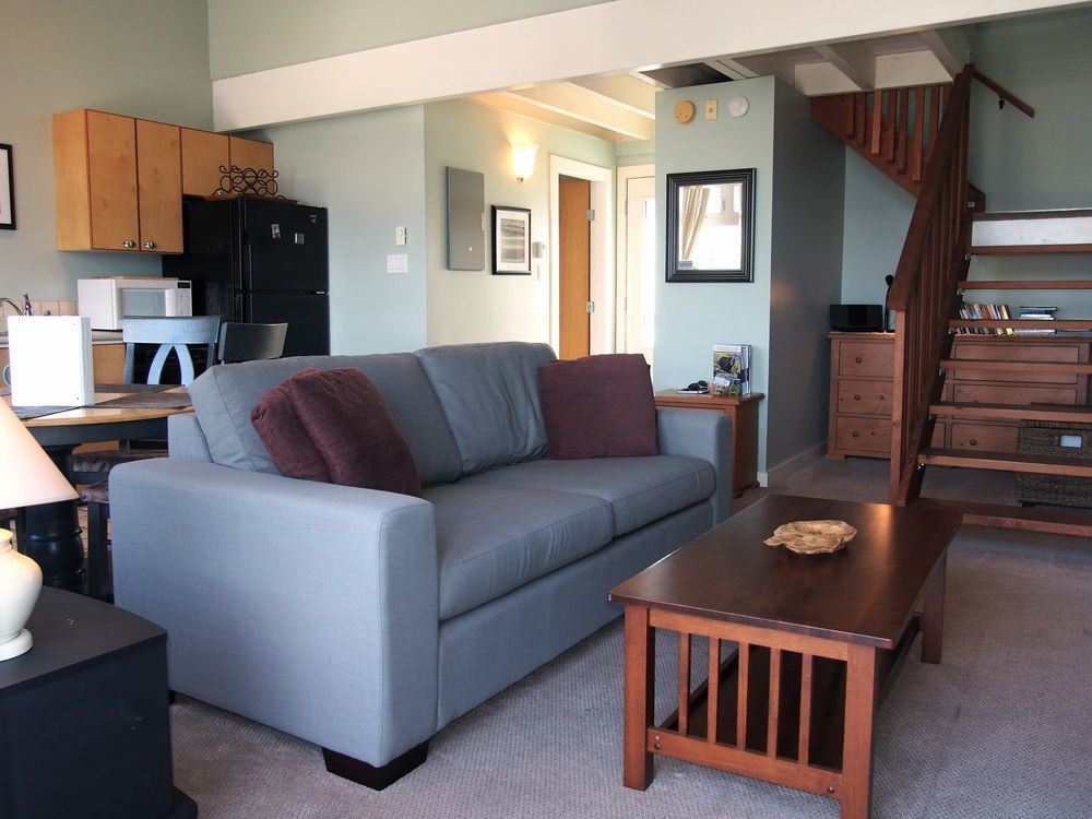 Fred Tibbs Ocean Front Condos Тофино Экстерьер фото