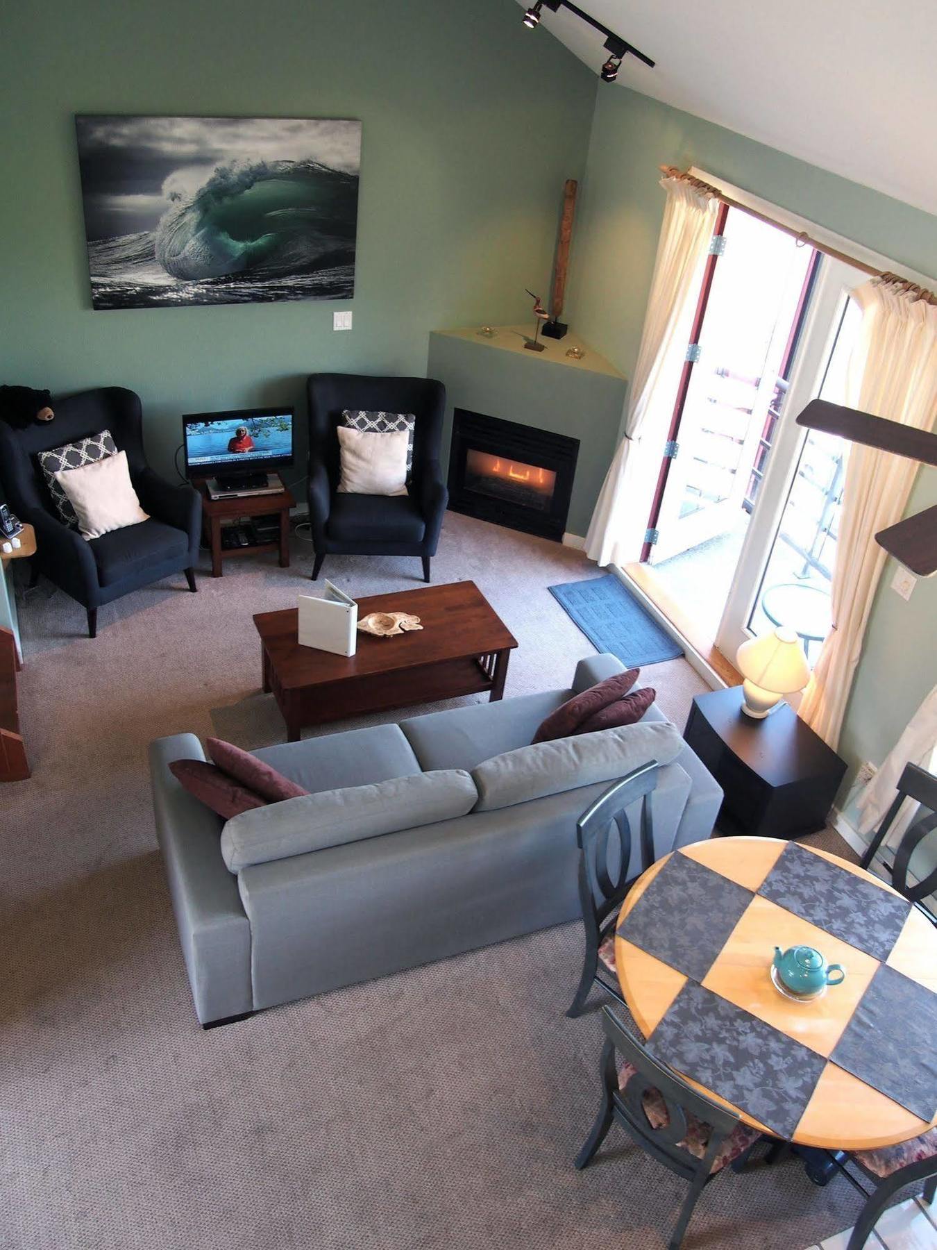Fred Tibbs Ocean Front Condos Тофино Экстерьер фото