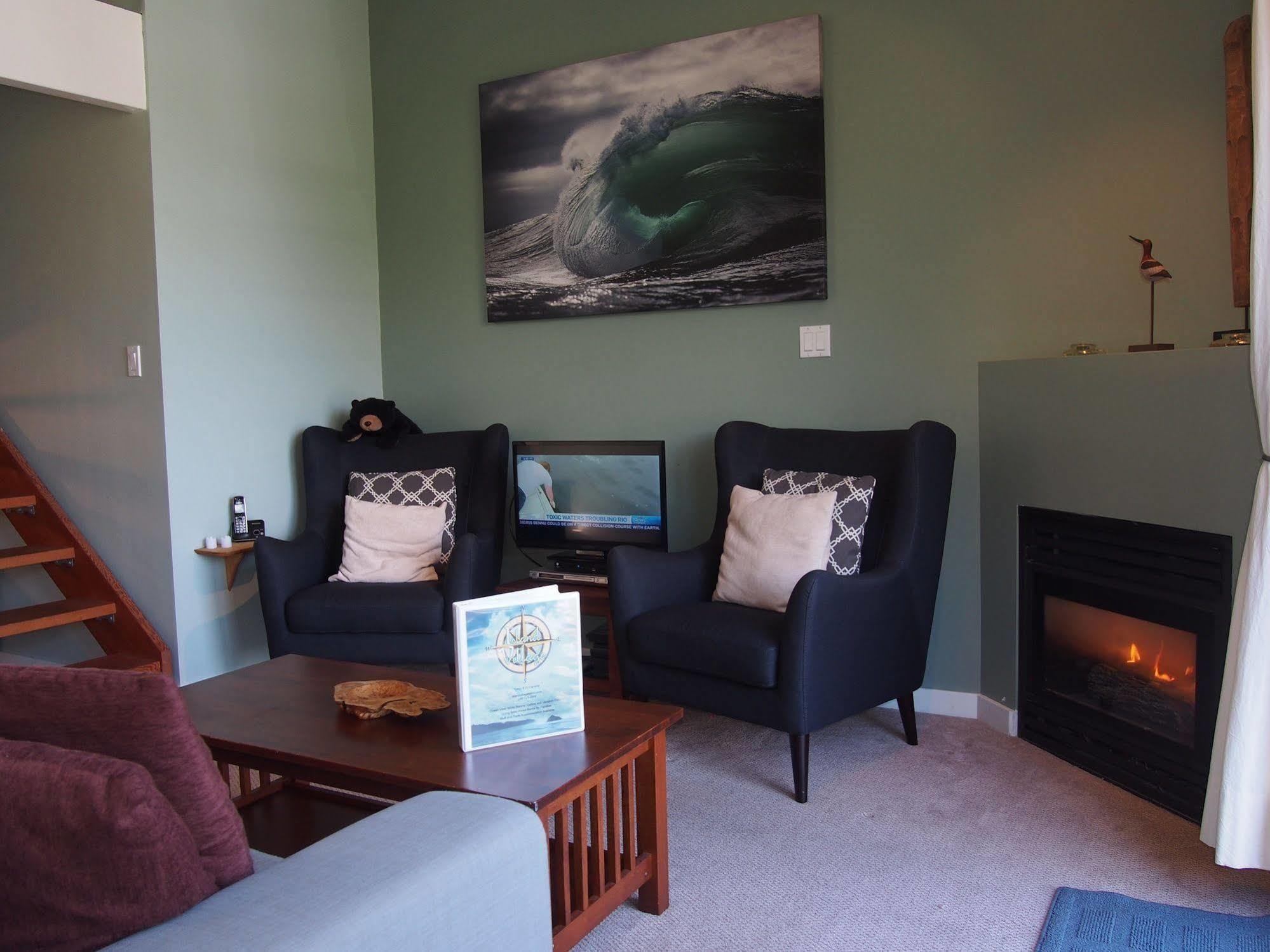 Fred Tibbs Ocean Front Condos Тофино Экстерьер фото