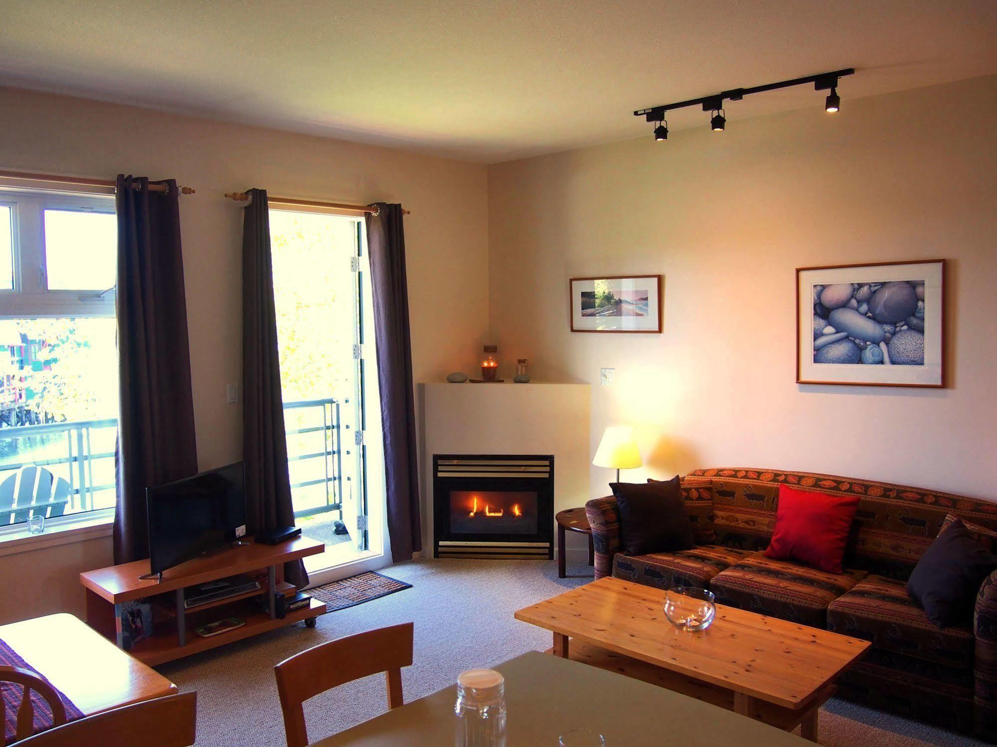 Fred Tibbs Ocean Front Condos Тофино Экстерьер фото