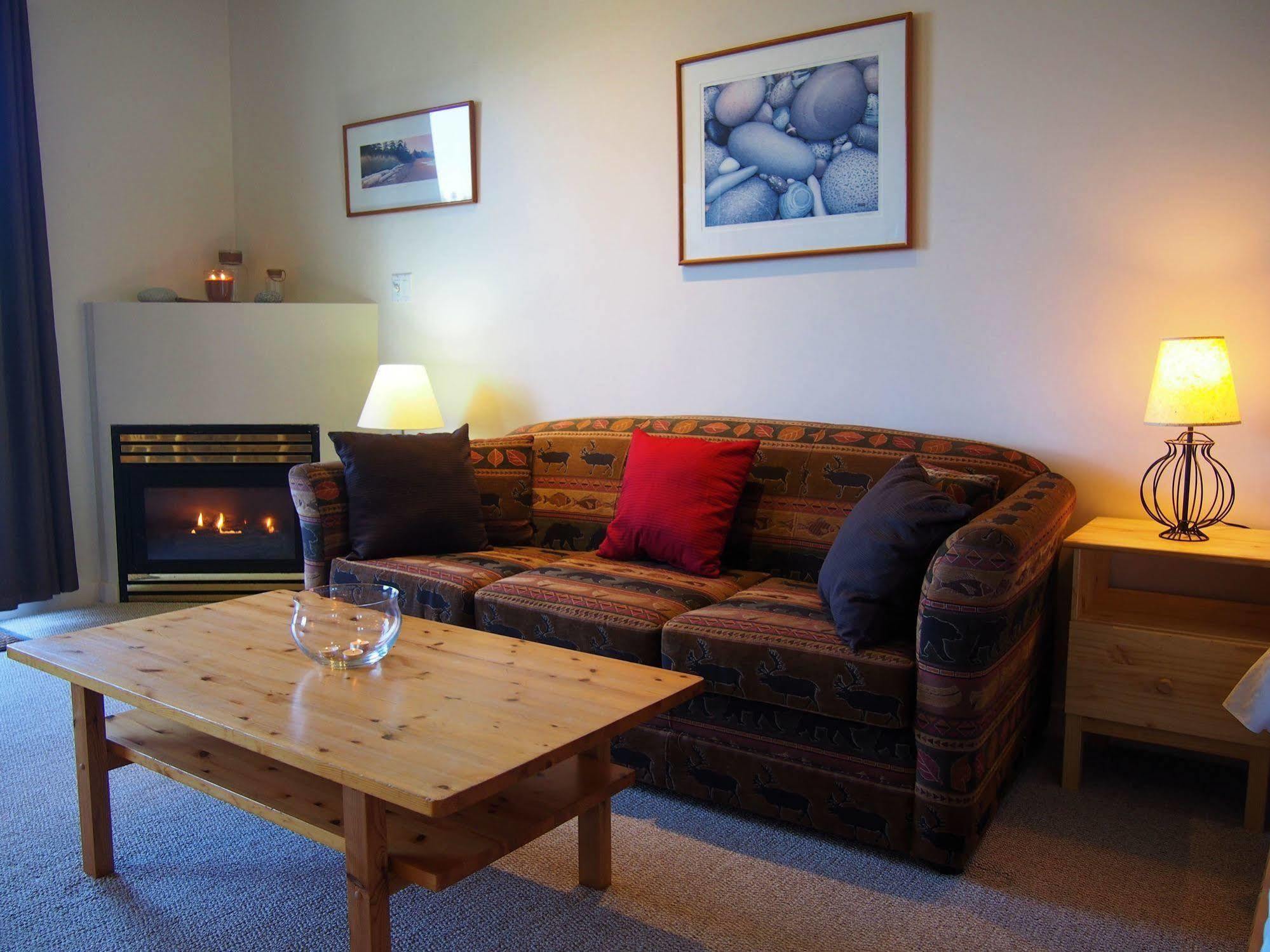 Fred Tibbs Ocean Front Condos Тофино Экстерьер фото