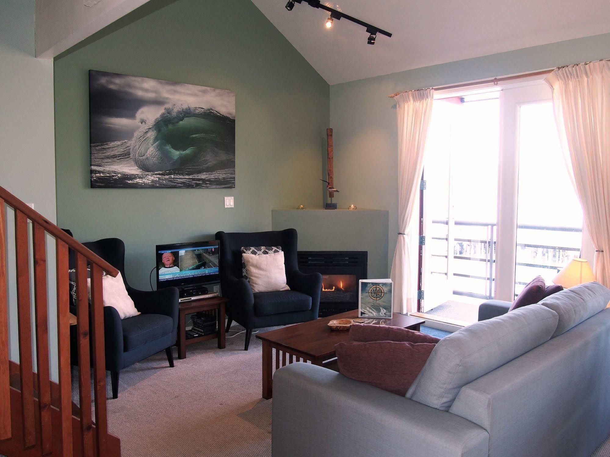 Fred Tibbs Ocean Front Condos Тофино Экстерьер фото